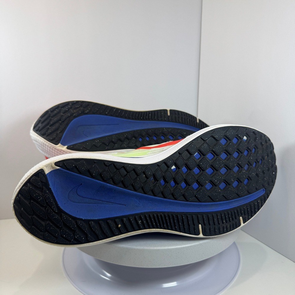 Nike Winflo 10 Men's Running Shoes White Red Blue‎ Lightweight Size 11.5 - Picture 10 of 11